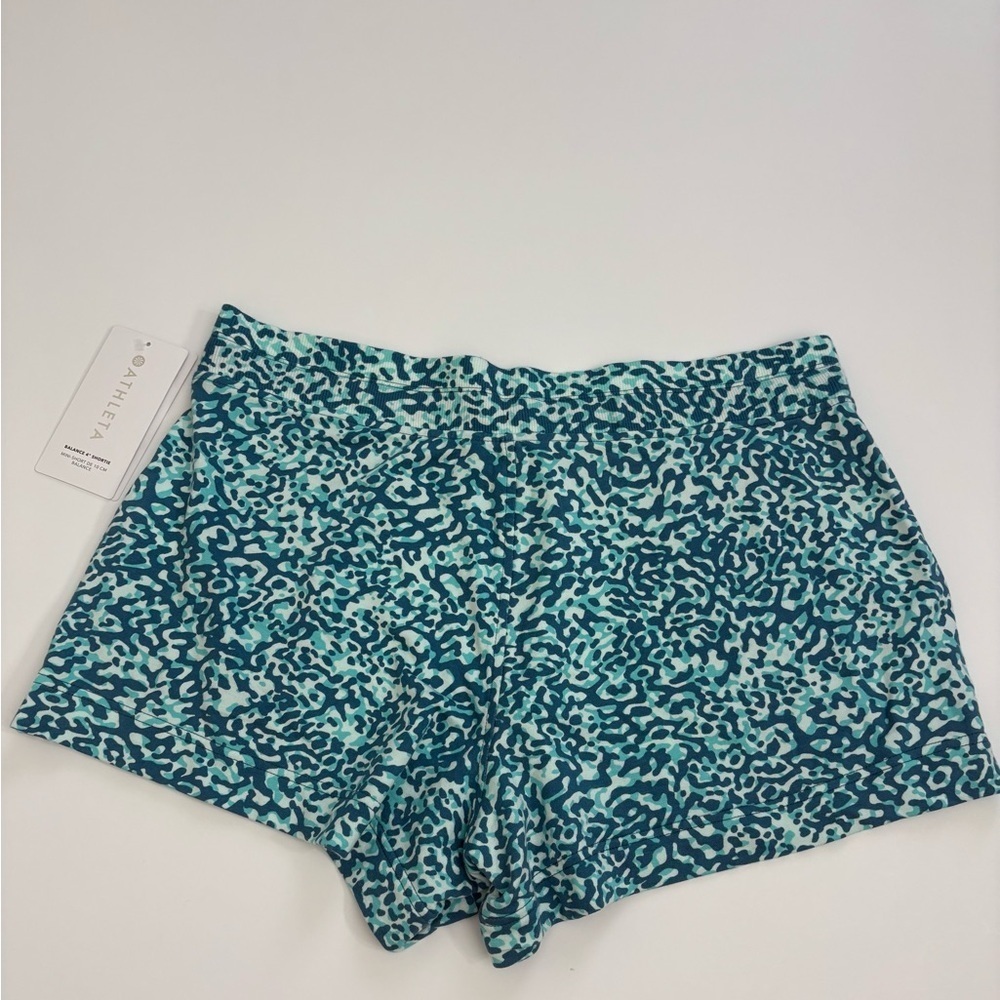 Athleta Balance 4” Shortie Shorts Size Large New with Tags Leopard Blue - Picture 2 of 11